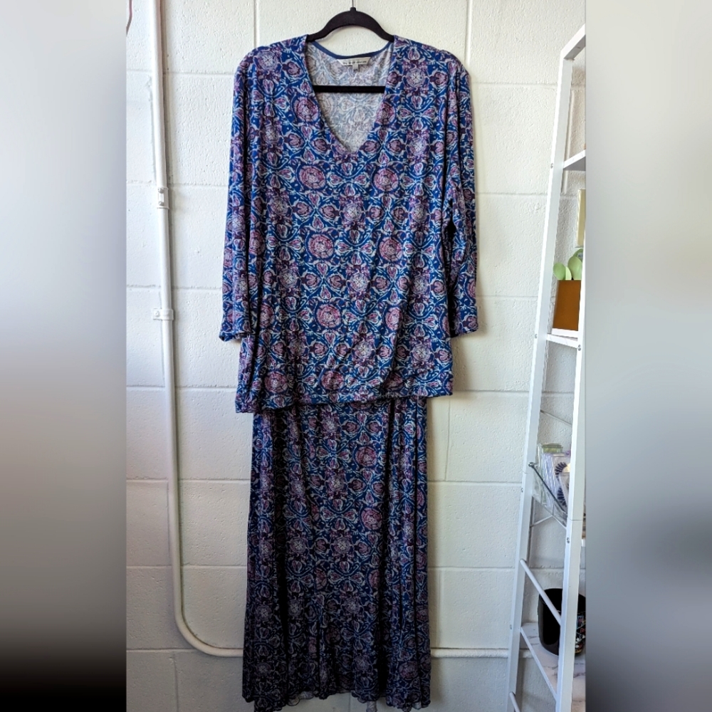 Tilley outfit! Size 2XL
